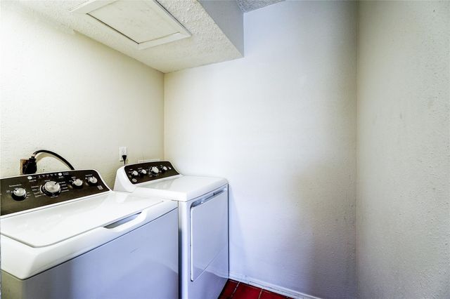 11677 Village Place Drive, Houston, TX 77077