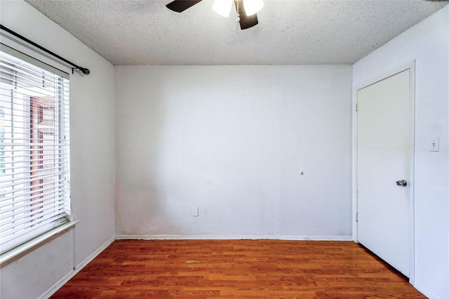 11677 Village Place Drive, Houston, TX 77077