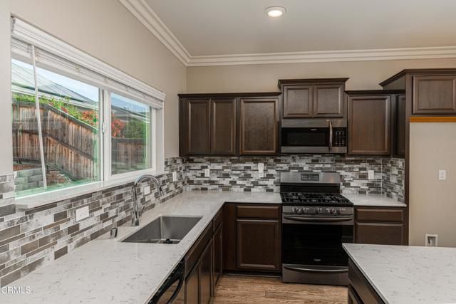 9634 Silver Falls Lane, Shafter, CA 93263