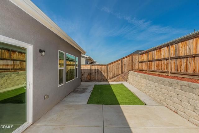 9634 Silver Falls Lane, Shafter, CA 93263