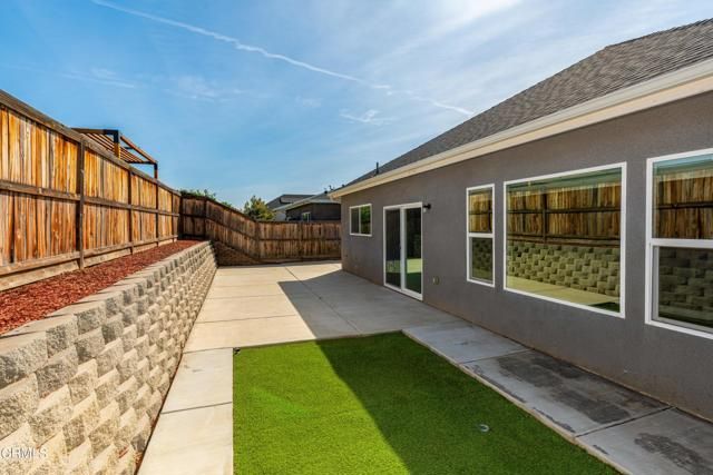 9634 Silver Falls Lane, Shafter, CA 93263