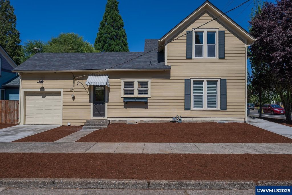 605 17th St NE, Salem, OR 97301