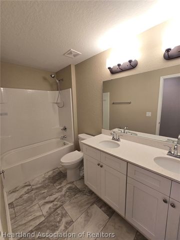 5515 Castania Drive, Sebring, FL 33872