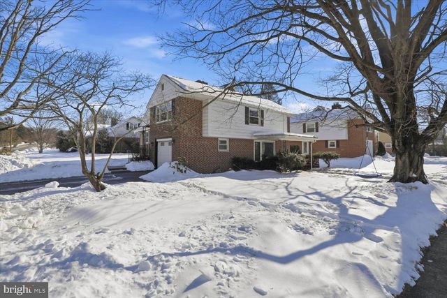 2300 GRING DR, West Lawn, PA 19609