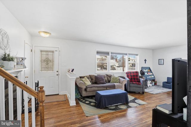 2300 GRING DR, West Lawn, PA 19609