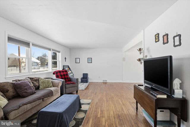 2300 GRING DR, West Lawn, PA 19609