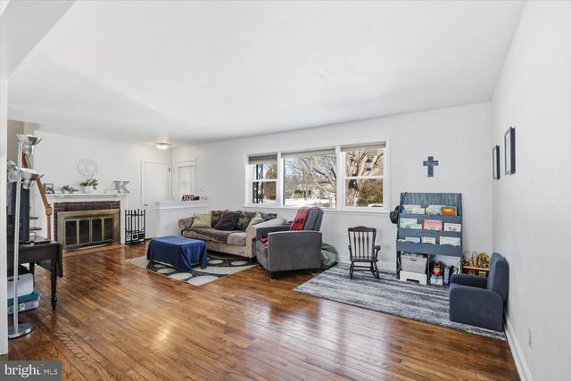 2300 GRING DR, West Lawn, PA 19609