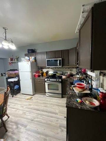 4226 W Ogden Avenue, Chicago, IL 60623