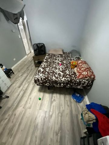 4226 W Ogden Avenue, Chicago, IL 60623