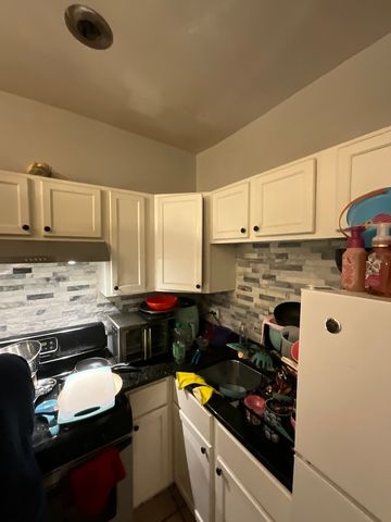 4226 W Ogden Avenue, Chicago, IL 60623