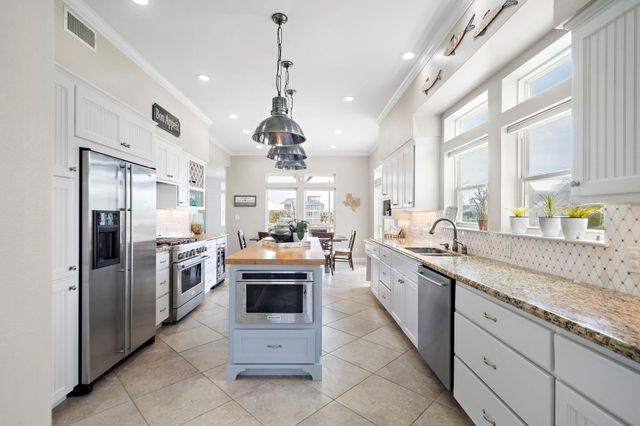 3830 Wentletrap, Galveston, TX 77554