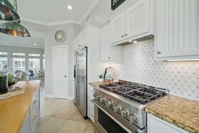 3830 Wentletrap, Galveston, TX 77554