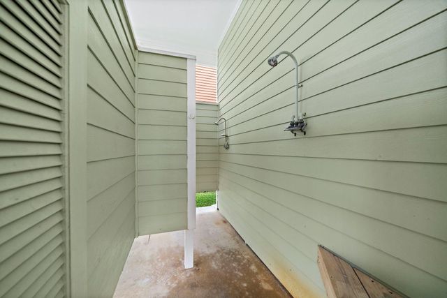 3830 Wentletrap, Galveston, TX 77554