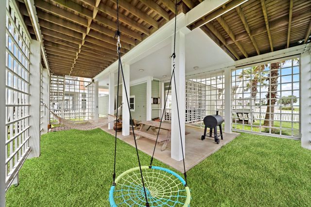 3830 Wentletrap, Galveston, TX 77554