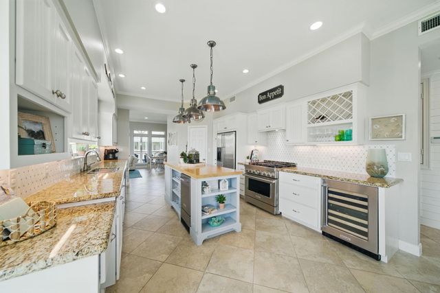 3830 Wentletrap, Galveston, TX 77554