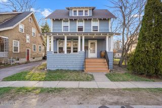 1095 Regent Street, Niskayuna, NY 12309