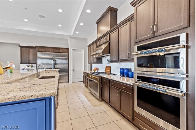 9915 Justin Earl Avenue, Las Vegas, NV 89149