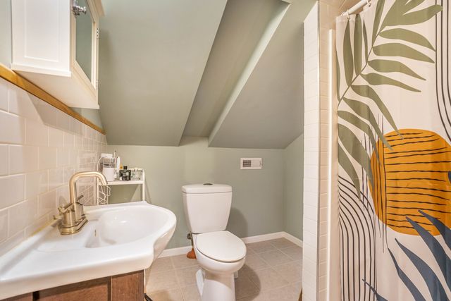 2719 W Pope John Paul II Drive, Chicago, IL 60632