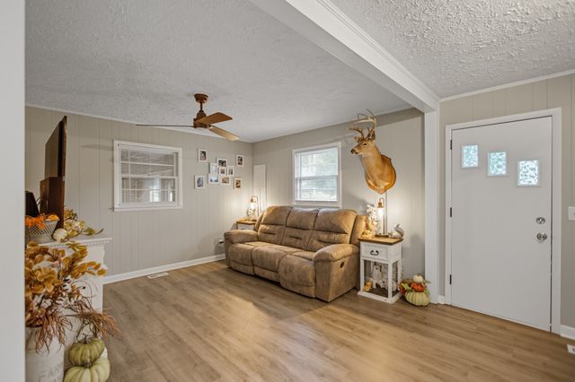 200 Hill St, Estill Springs, TN 37330