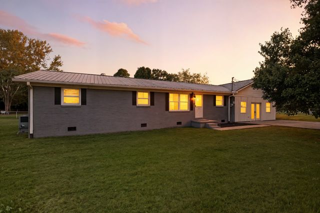 200 Hill St, Estill Springs, TN 37330