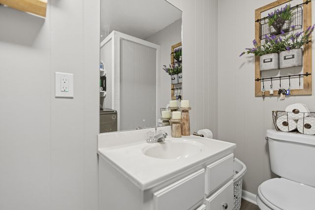 200 Hill St, Estill Springs, TN 37330