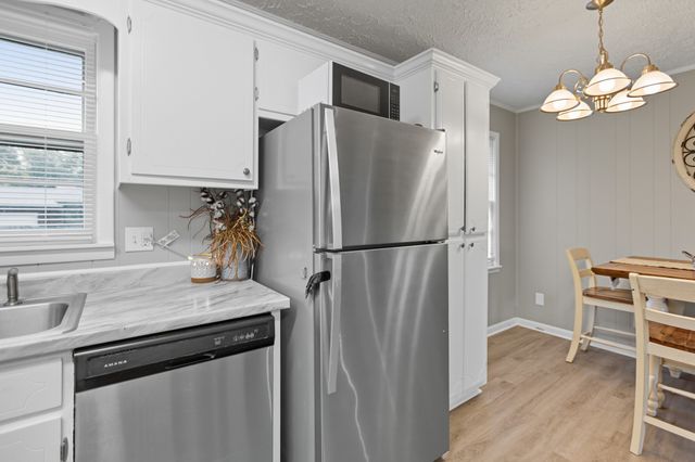 200 Hill St, Estill Springs, TN 37330