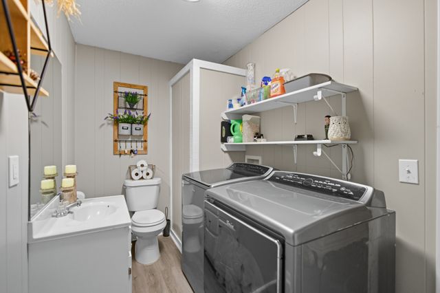200 Hill St, Estill Springs, TN 37330