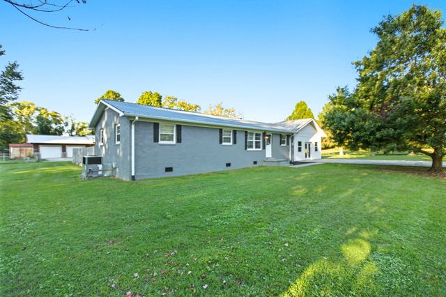 200 Hill St, Estill Springs, TN 37330
