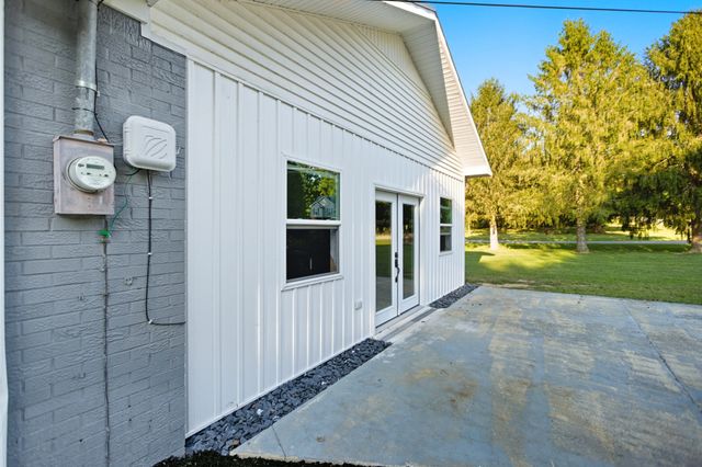200 Hill St, Estill Springs, TN 37330