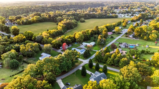 200 Hill St, Estill Springs, TN 37330