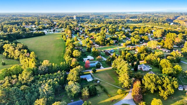 200 Hill St, Estill Springs, TN 37330