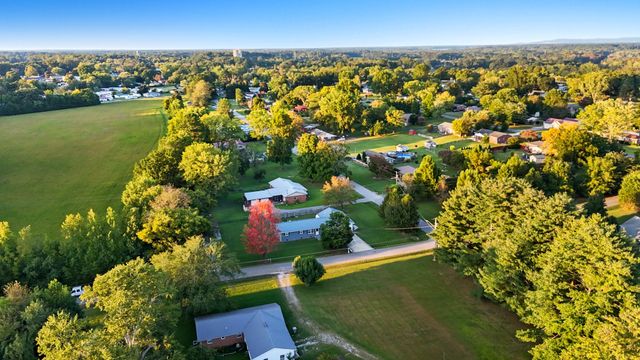 200 Hill St, Estill Springs, TN 37330