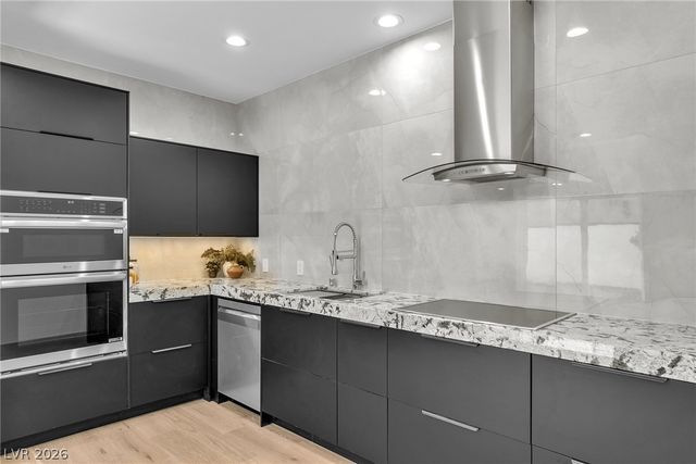 2861 Queens Courtyard Drive, Las Vegas, NV 89109