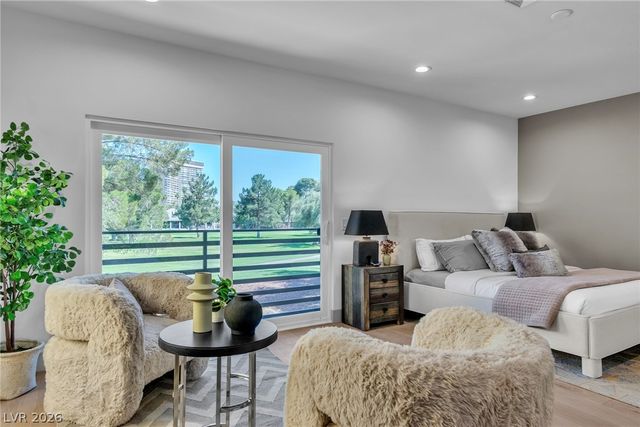 2861 Queens Courtyard Drive, Las Vegas, NV 89109