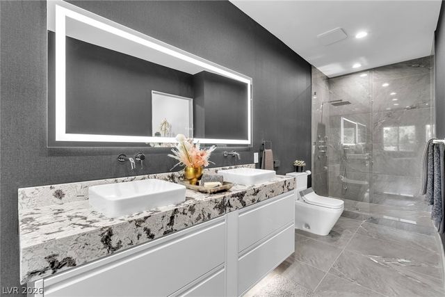 2861 Queens Courtyard Drive, Las Vegas, NV 89109