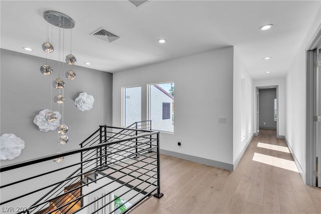 2861 Queens Courtyard Drive, Las Vegas, NV 89109