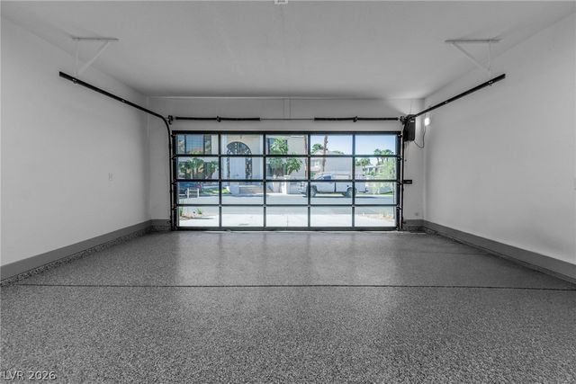 2861 Queens Courtyard Drive, Las Vegas, NV 89109