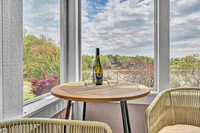 105 Inlet DR, Wirtz, VA 24184