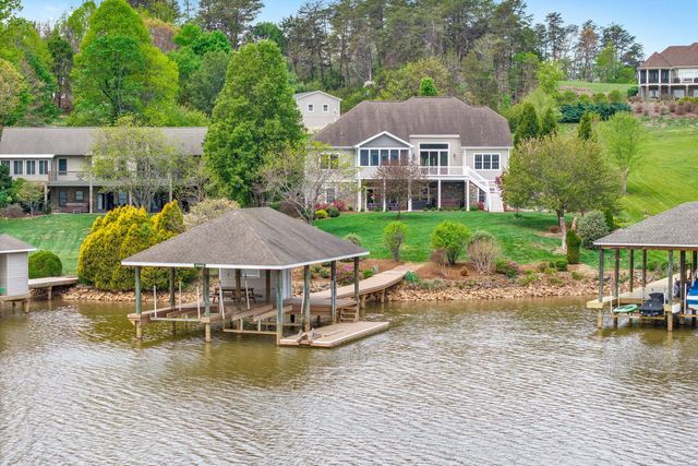 105 Inlet DR, Wirtz, VA 24184