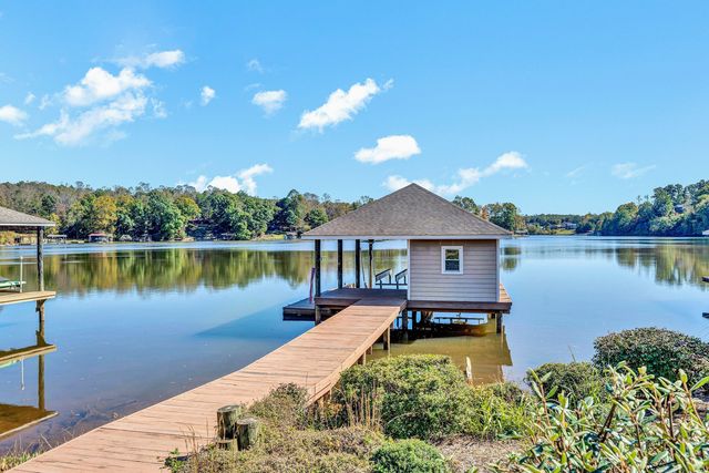 105 Inlet DR, Wirtz, VA 24184