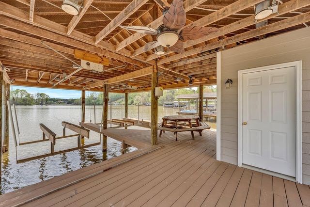 105 Inlet DR, Wirtz, VA 24184