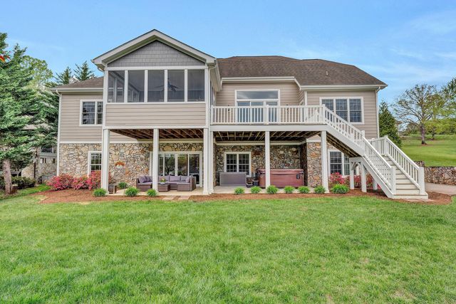 105 Inlet DR, Wirtz, VA 24184