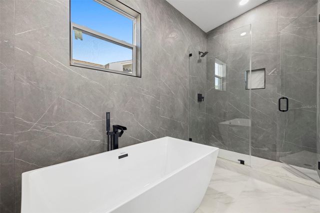 1901 43RD STREET S, St Petersburg, FL 33711