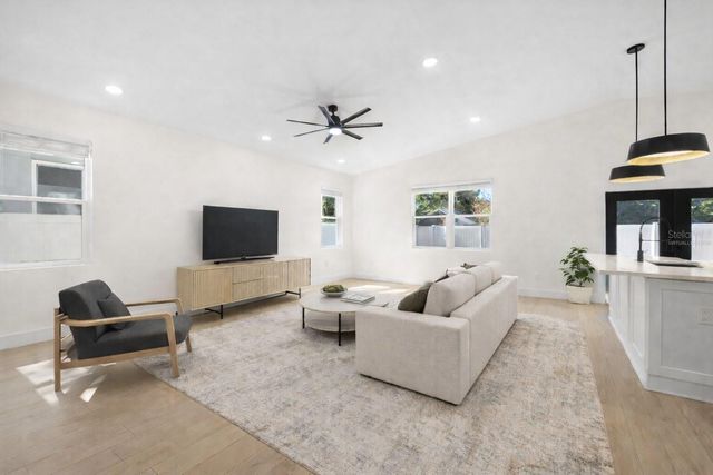 1901 43RD STREET S, St Petersburg, FL 33711