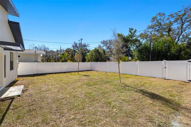 1901 43RD STREET S, St Petersburg, FL 33711