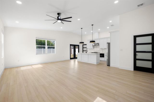 1901 43RD STREET S, St Petersburg, FL 33711