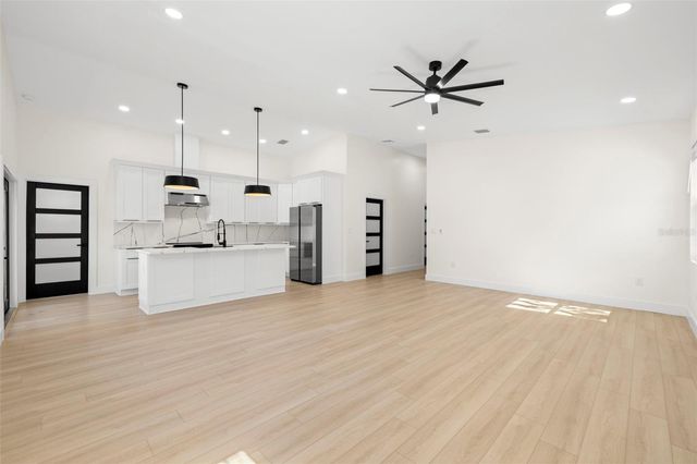 1901 43RD STREET S, St Petersburg, FL 33711