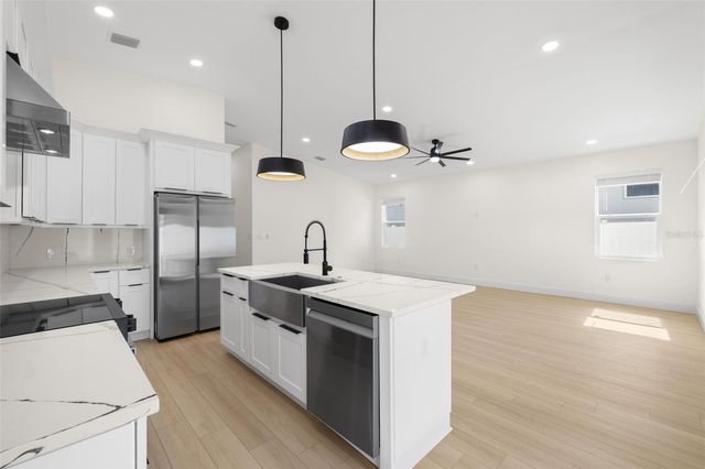 1901 43RD STREET S, St Petersburg, FL 33711