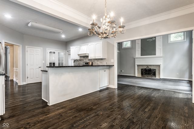 7821 Timber Run Court, Indianapolis, IN 46256