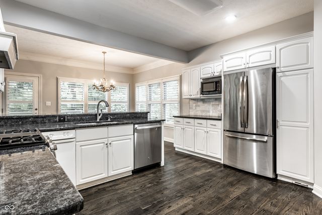 7821 Timber Run Court, Indianapolis, IN 46256